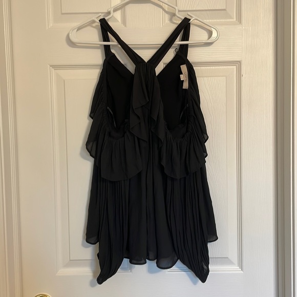 Cold shoulder top - Picture 1 of 2